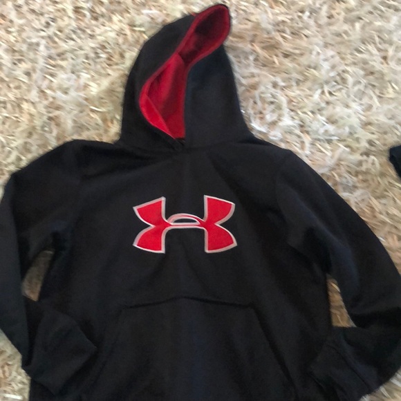 Under Armour Other - Like new sweatshirt. Under Armour Other - Like new sweatshirt.